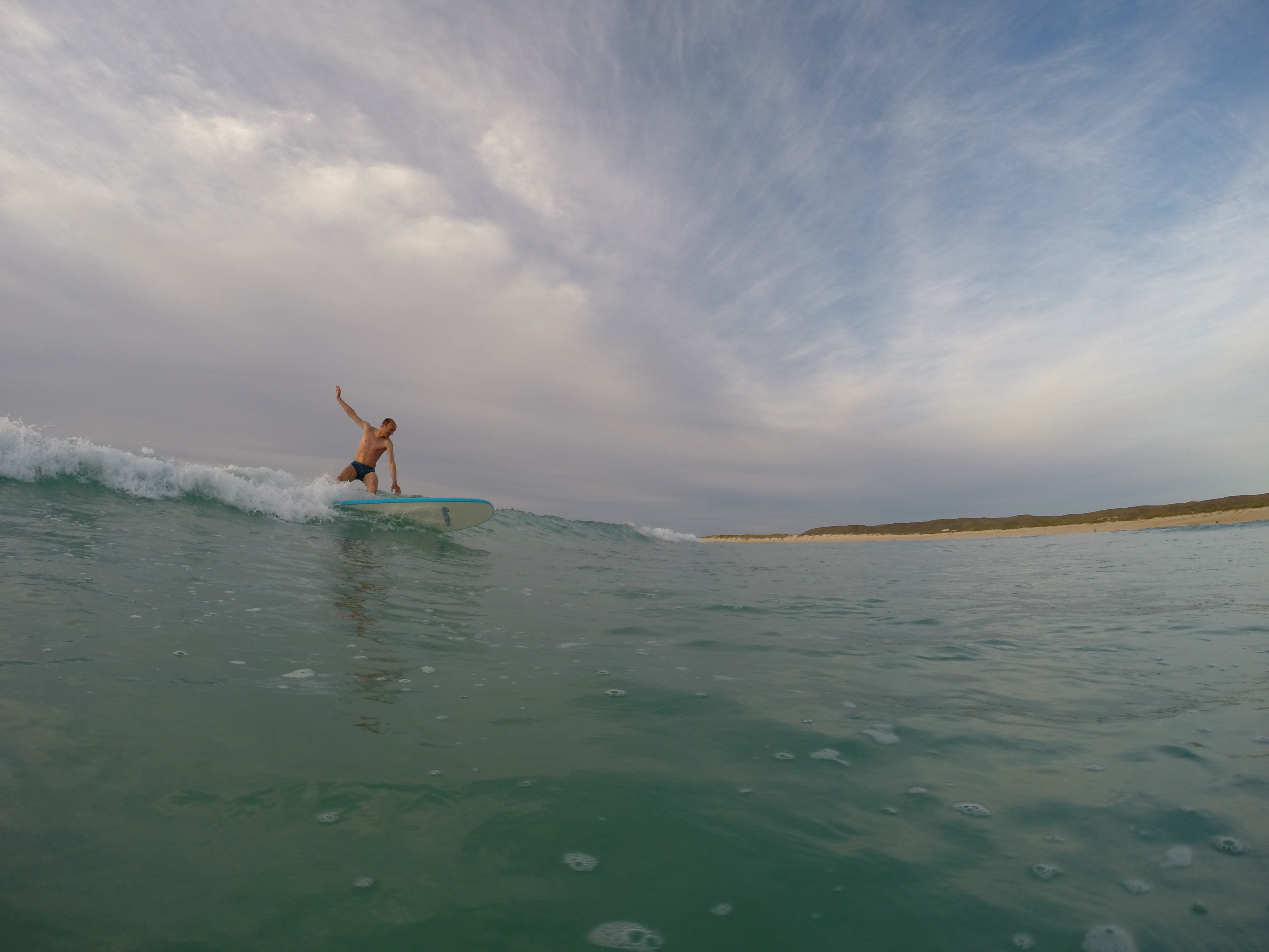 Learn to surf Exmouth / Wobiri